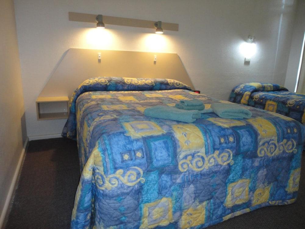 Cobb Inlander Motel 3*