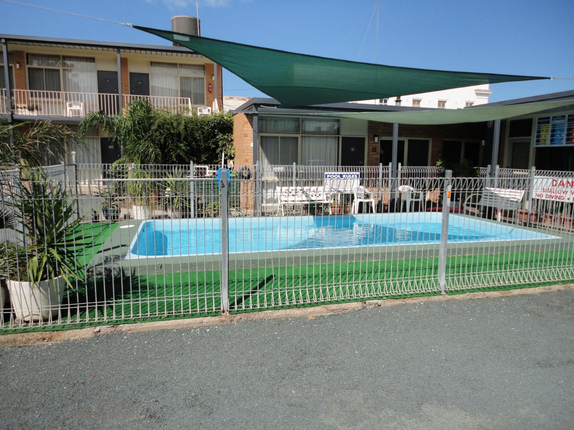 Motel Cobb Inlander Hay